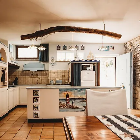 Alloggi Turistici Con Piscina Palestra Jacuzzi Sauna *