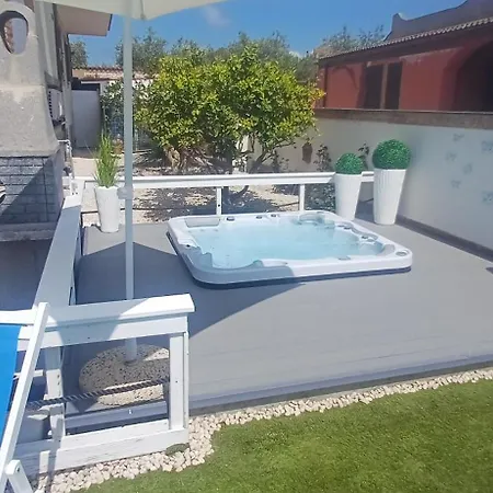 Apartment Alloggi Turistici Con Piscina Palestra Jacuzzi Sauna
